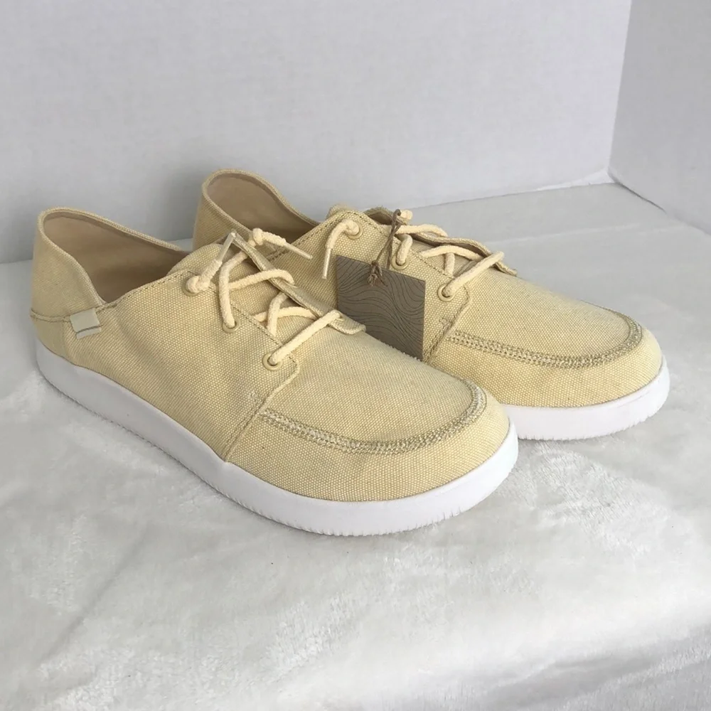New CHACOS Women Size 10.5 Summer Melon‎ Chillos Sneakers Casual Lightweight